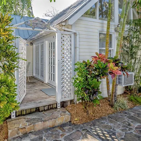 Villa Island Style Colony